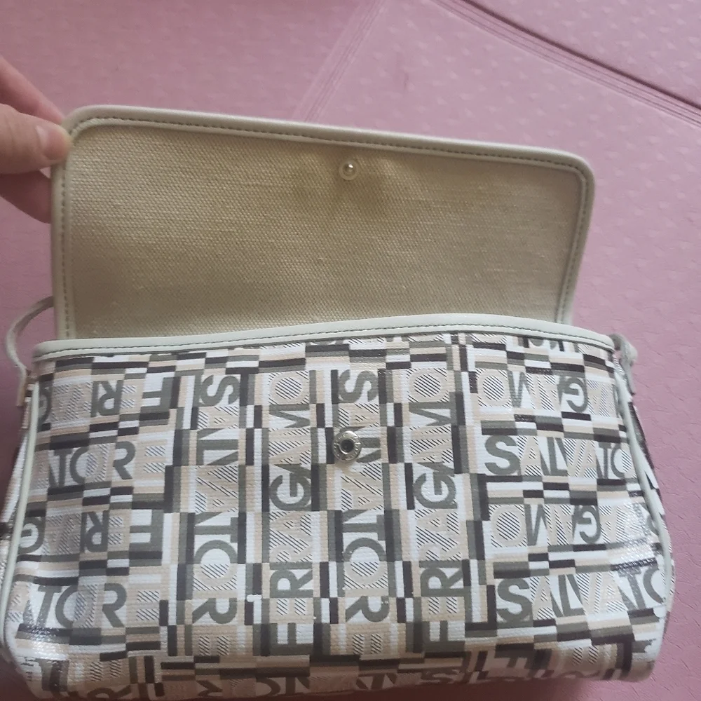 Salvatore Ferragamo Gancini Monogram Logo Shoulder Bag Purse with COA Y2K - Picture 3 of 14